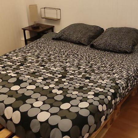 Le Barbâtre Apartamento Reims Exterior foto